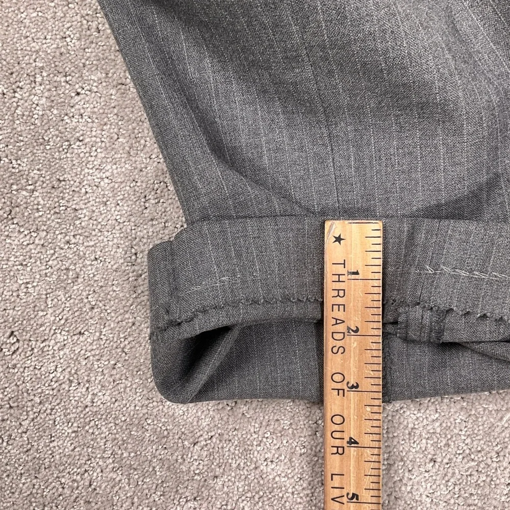 JOS A Bank Suit Men 42 32W‎ 29L Gray Pinstripe Modern Fit Career Classic